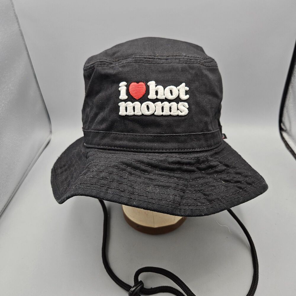 I Heart Hot Moms Hat Bucket Mens One Size Black Adjustable Funny Quote Novelty